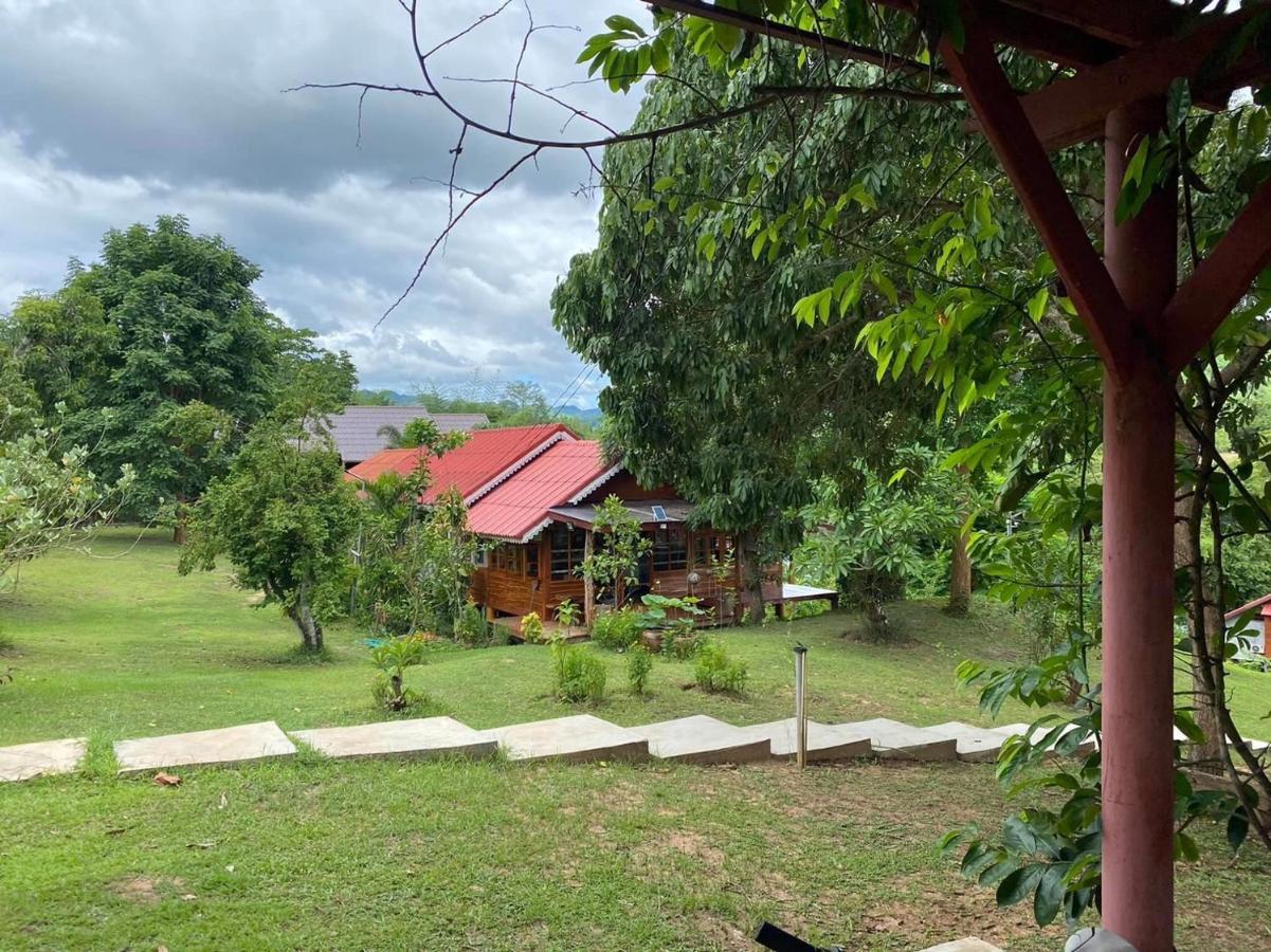 Baanrai Khunya บ้านไร่คุณย่า Ban Huai Maenam Noi Eksteriør billede