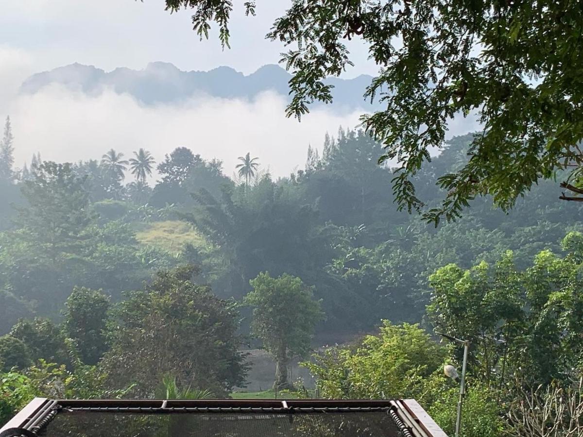 Baanrai Khunya บ้านไร่คุณย่า Ban Huai Maenam Noi Eksteriør billede