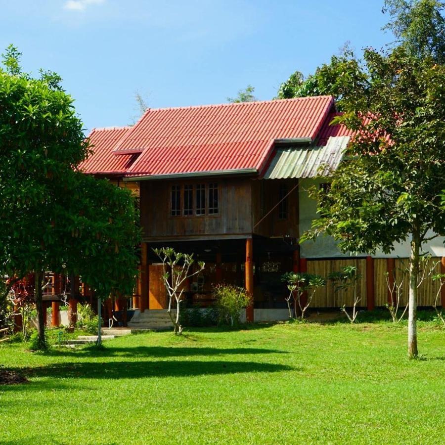 Baanrai Khunya บ้านไร่คุณย่า Ban Huai Maenam Noi Eksteriør billede
