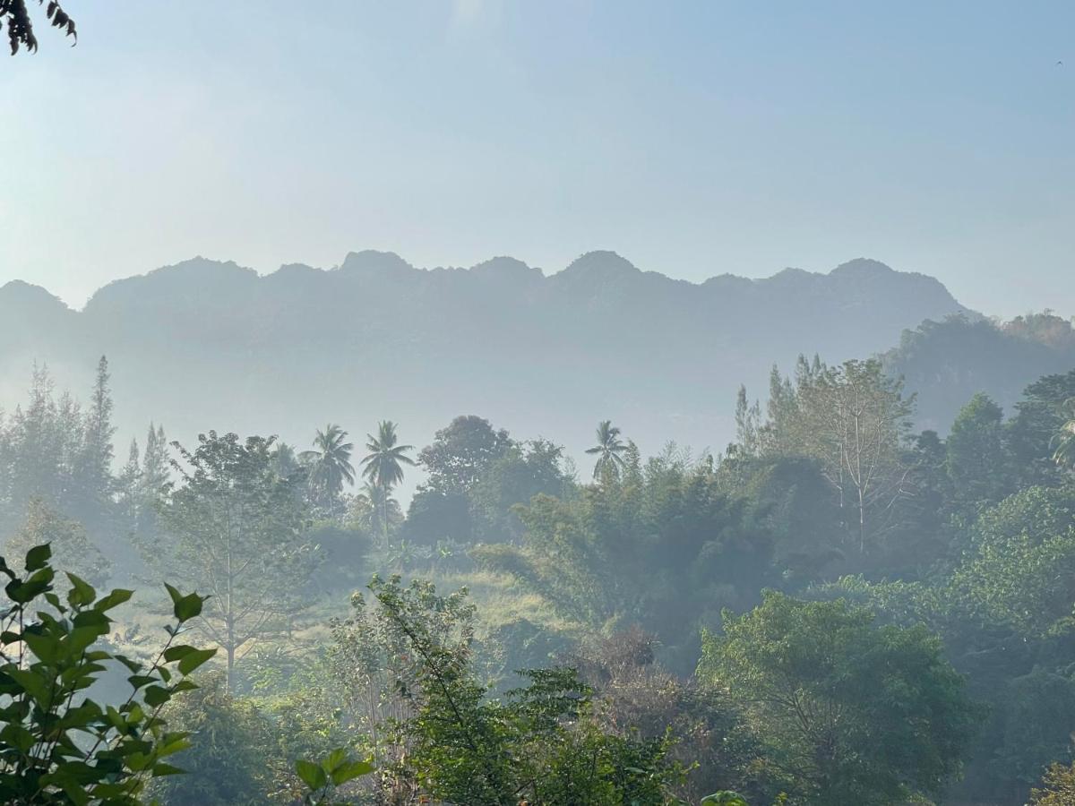 Baanrai Khunya บ้านไร่คุณย่า Ban Huai Maenam Noi Eksteriør billede