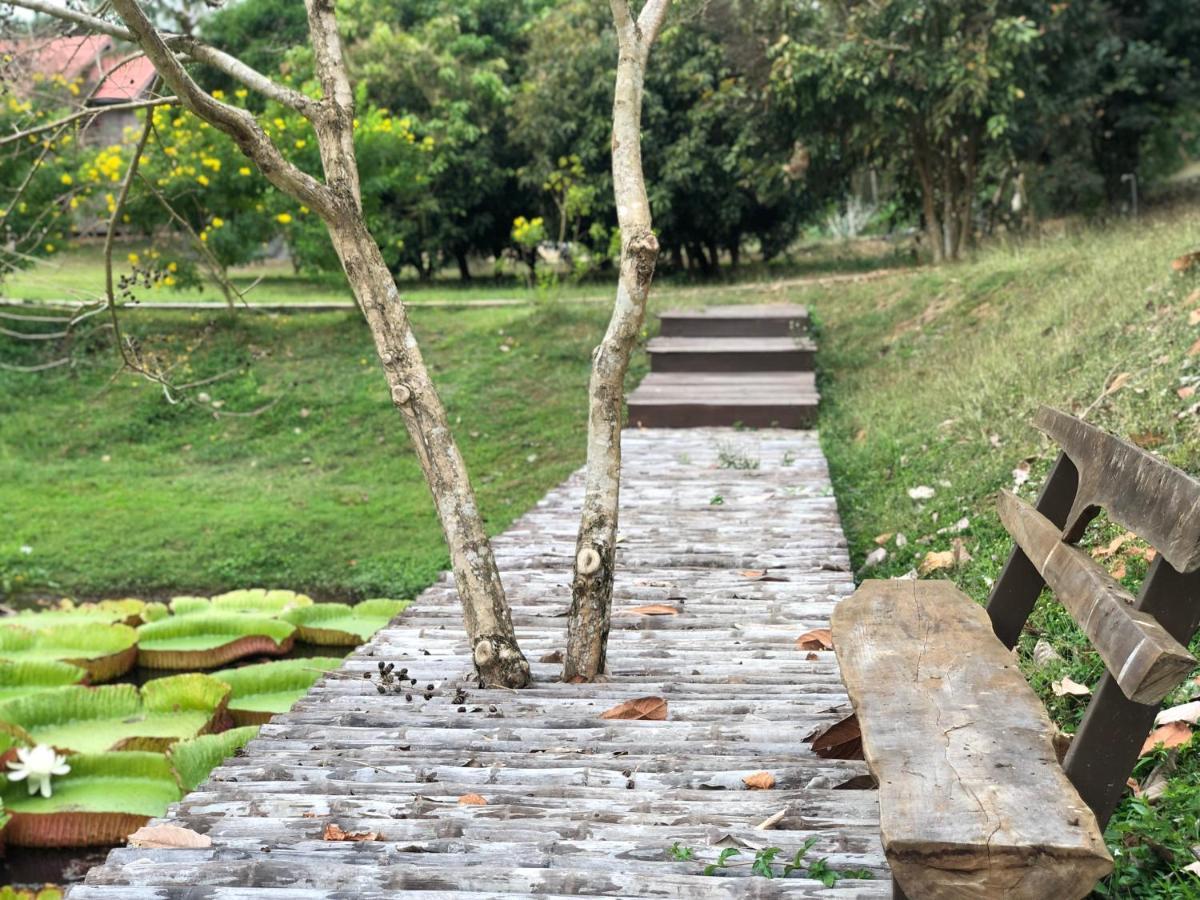 Baanrai Khunya บ้านไร่คุณย่า Ban Huai Maenam Noi Eksteriør billede