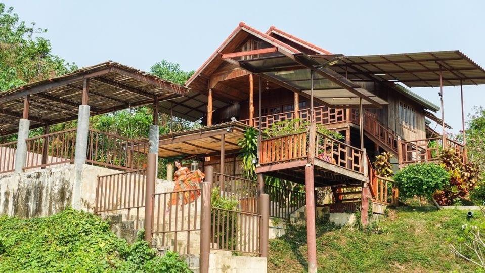 Baanrai Khunya บ้านไร่คุณย่า Ban Huai Maenam Noi Eksteriør billede