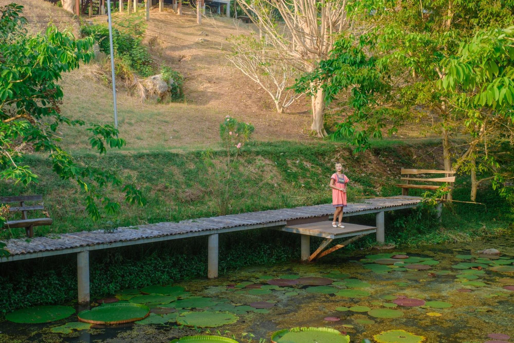 Baanrai Khunya บ้านไร่คุณย่า Ban Huai Maenam Noi Eksteriør billede